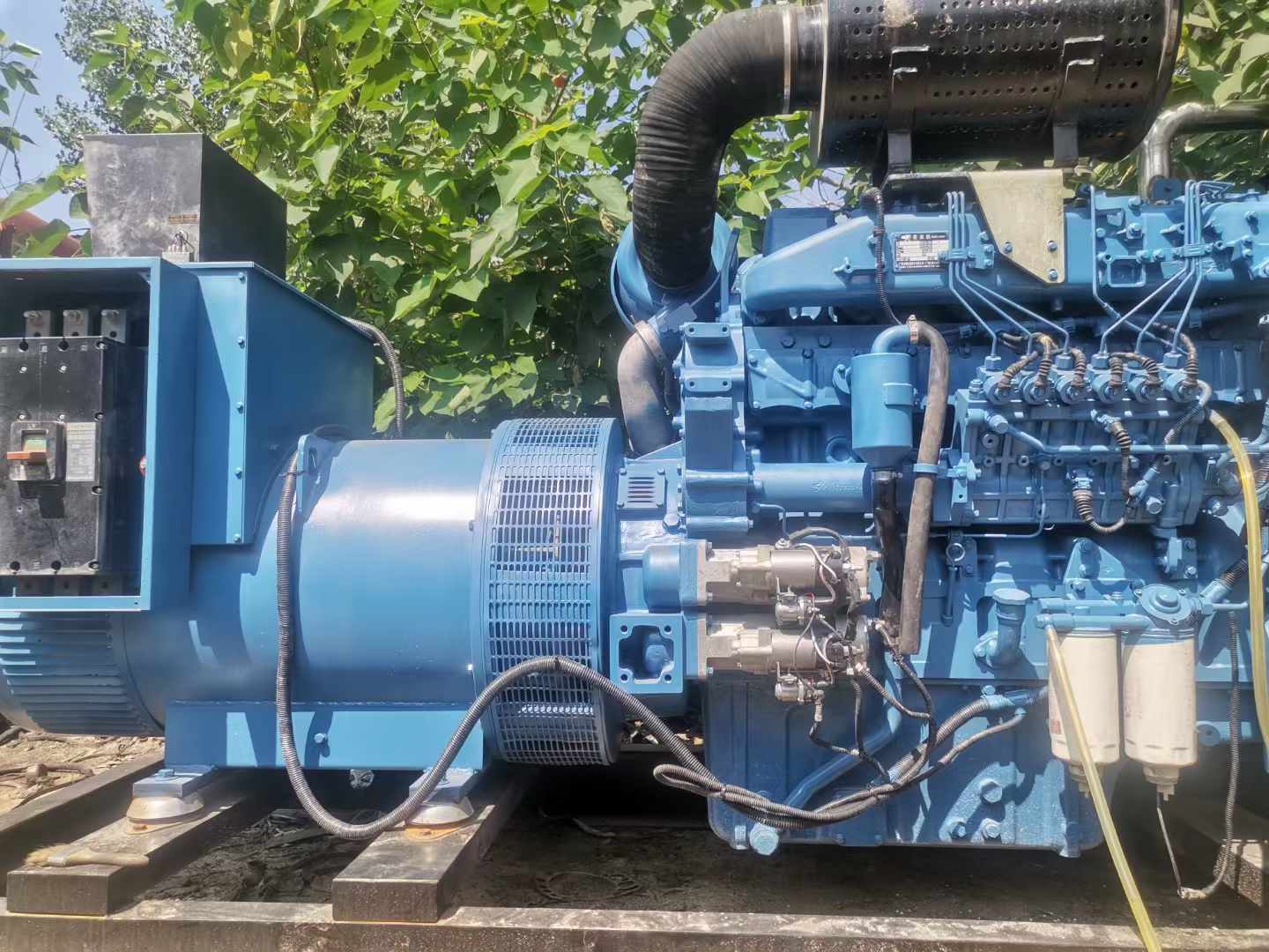 和政详细说明降低 800kW 柴油发电机输出电流波动的方法