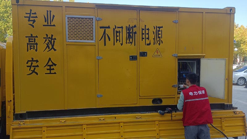 和政柴油发电机组和UPS电源配合使用时，如何避免切换过程中的电力中断？